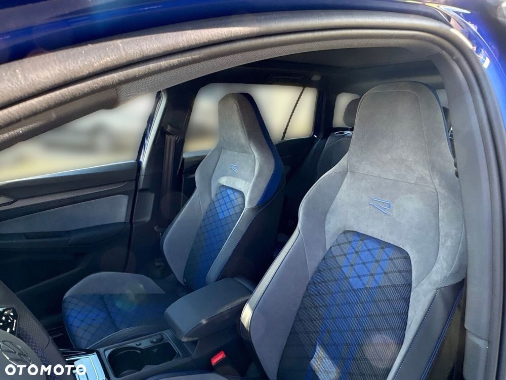 Volkswagen Golf - 11