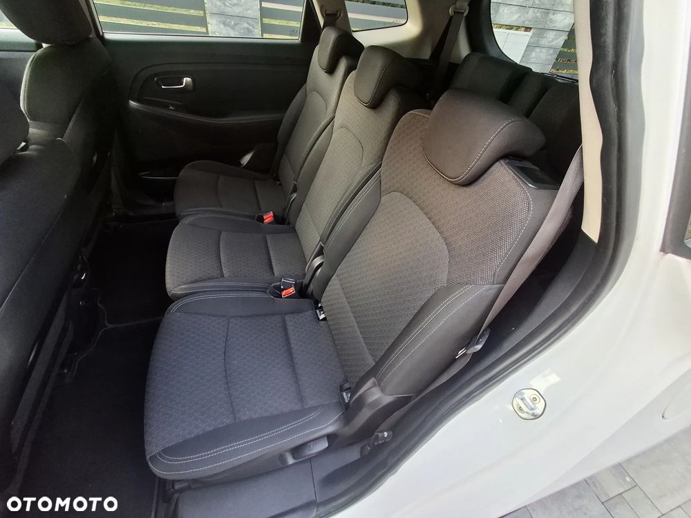 Kia Carens 1.6 GDI ISG Spirit - 13