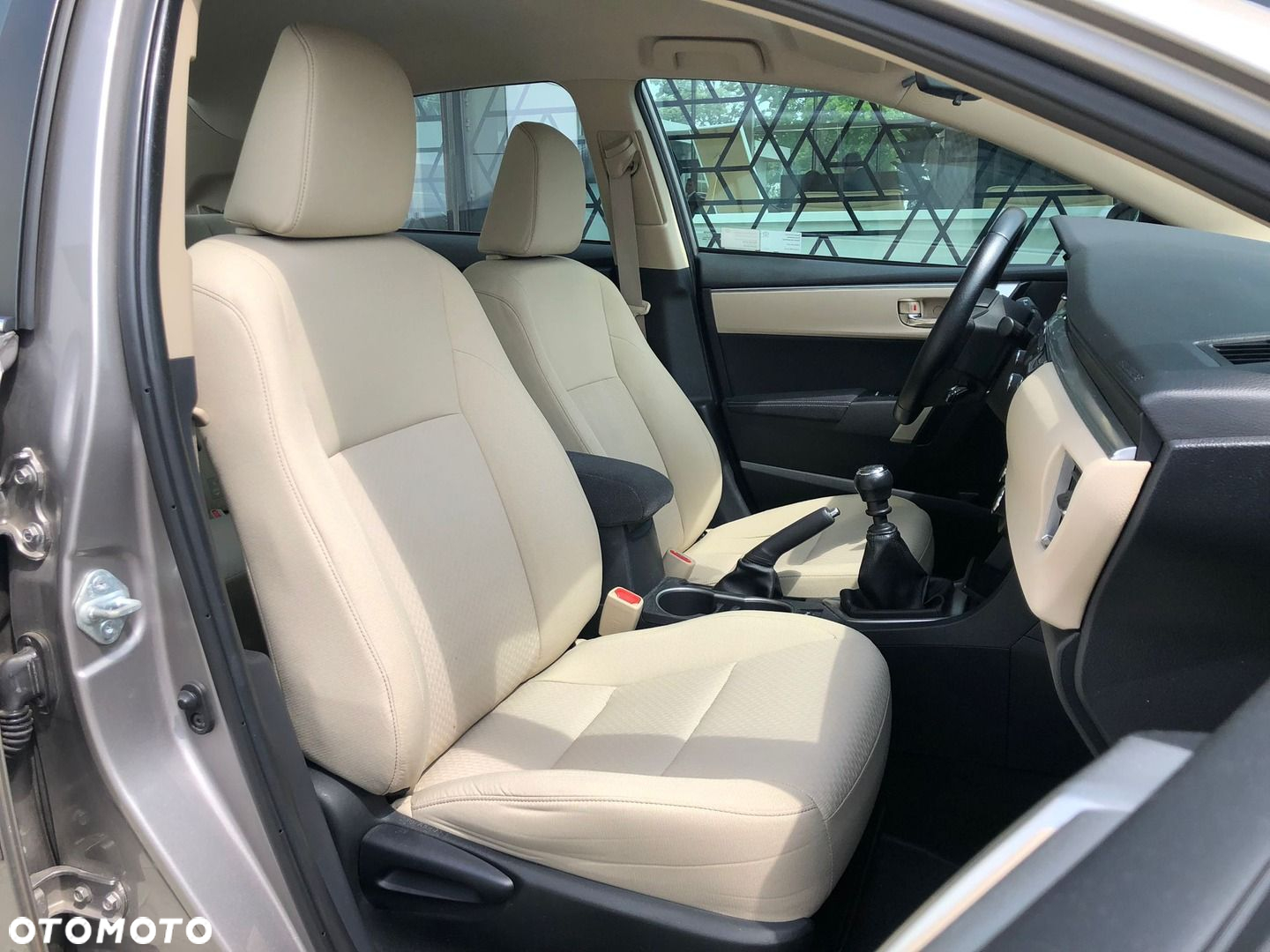 Toyota Corolla 1.6 Premium EU6 - 23