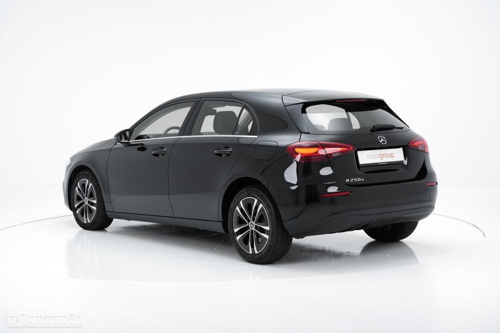 Mercedes-Benz A 250 e - 4