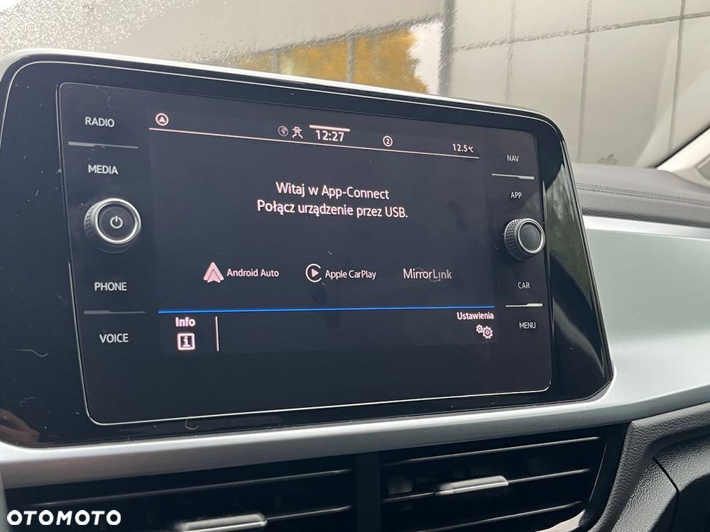 Volkswagen T-Roc - 13