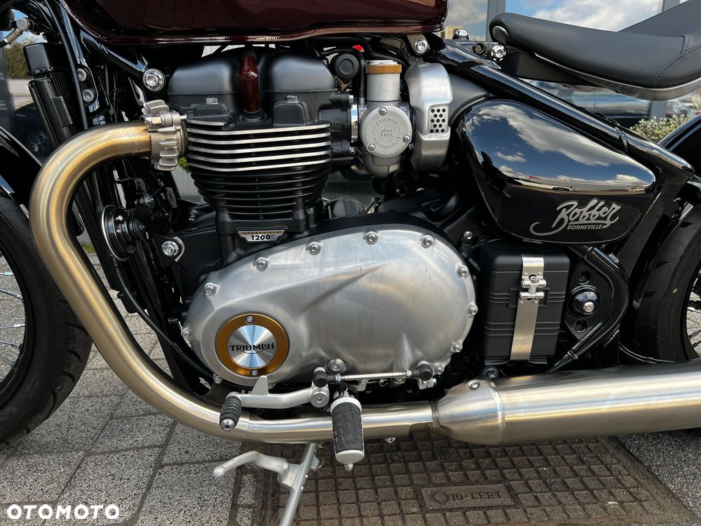Triumph Bonneville Bobber - 9