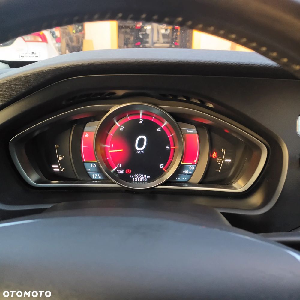 Volvo V40 D3 Momentum - 12