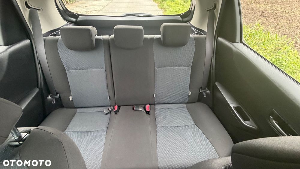 Toyota Yaris - 33
