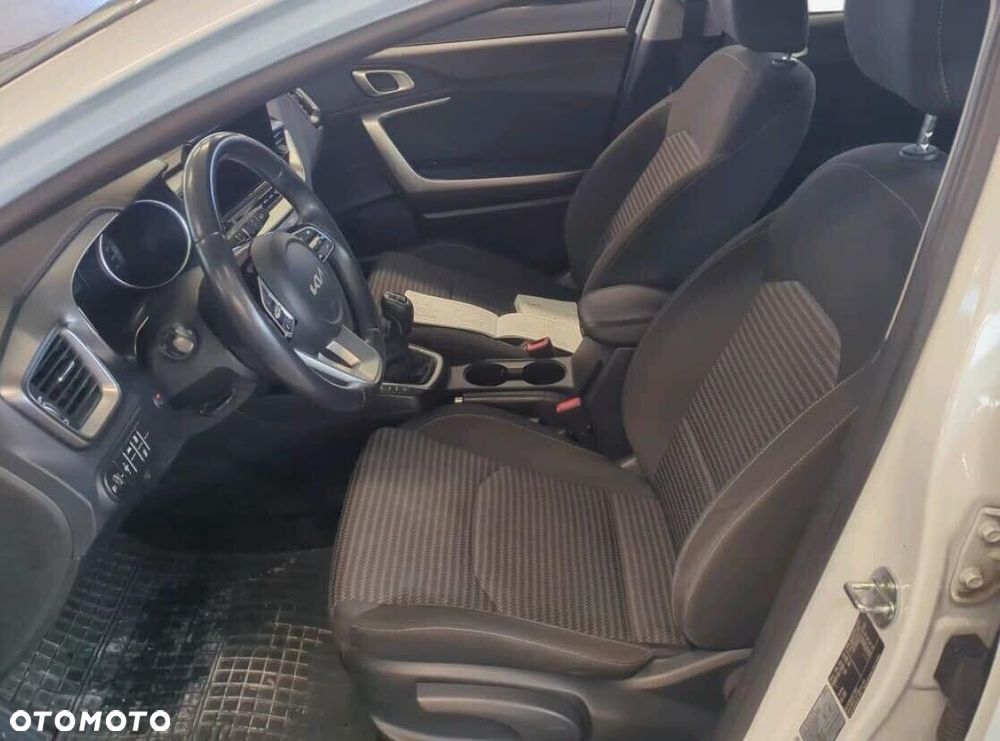 Kia Ceed 1.5 T-GDI M - 6