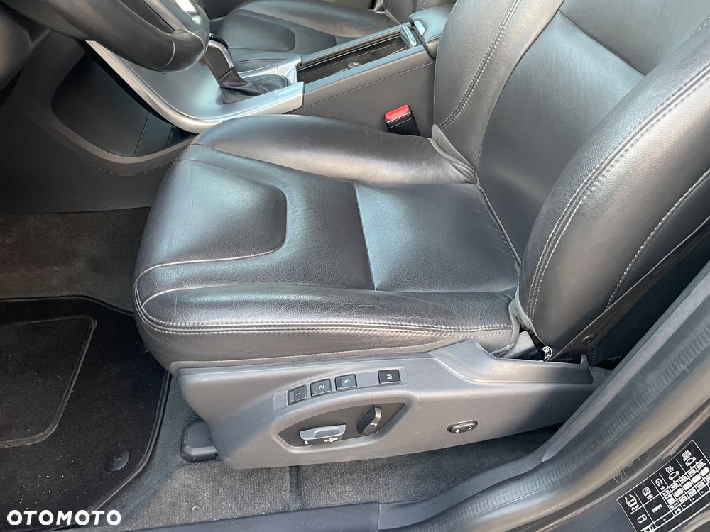 Volvo XC 60 D4 Geartronic Summum - 24