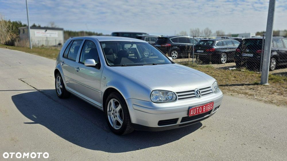 Volkswagen Golf - 3
