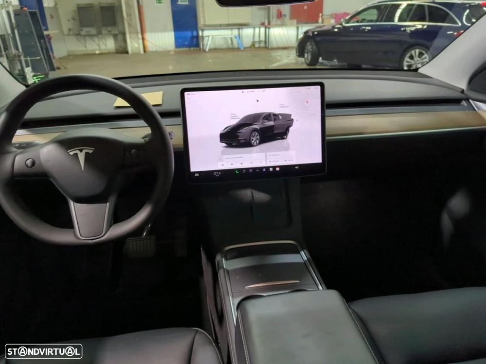 Tesla Model Y RWD - 4