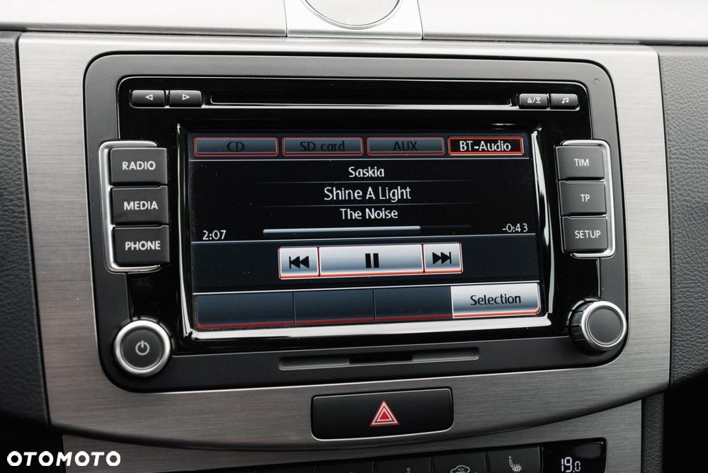 Volkswagen Passat - 18