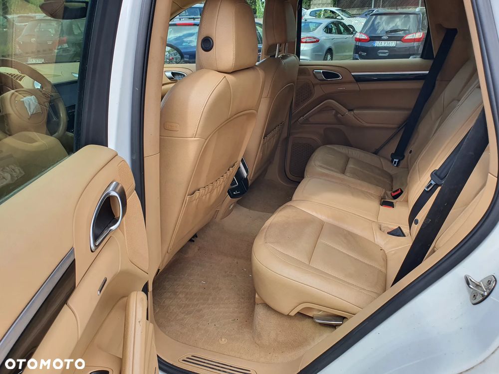 Porsche Cayenne - 14