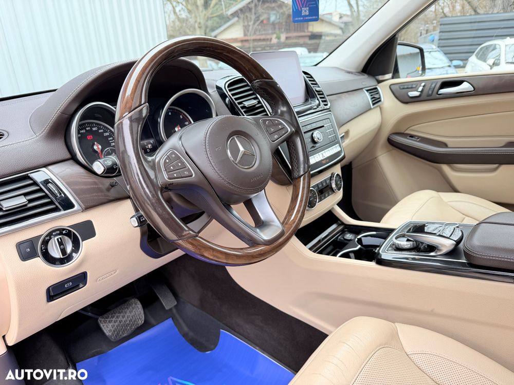 Mercedes-Benz GLS - 36