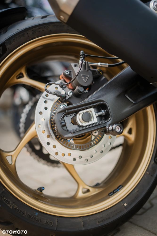 Triumph Trident - 9