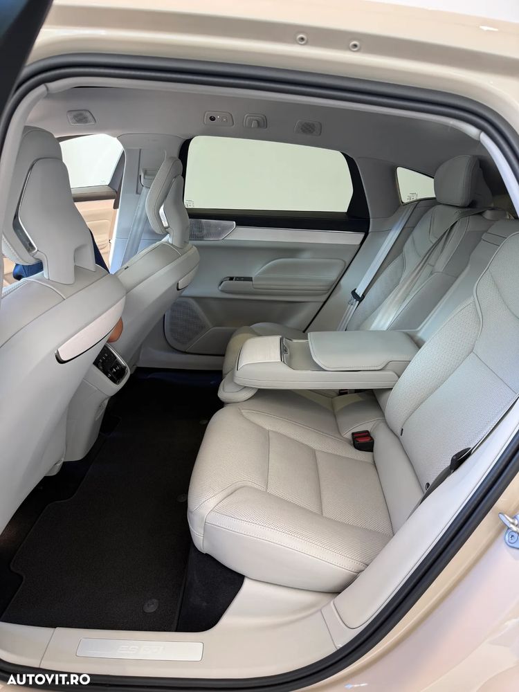 VOLVO Unknown Model 2025 — imagine 16