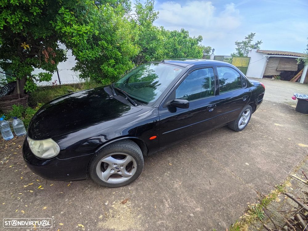 Ford Mondeo 2.0i Ghia - 8