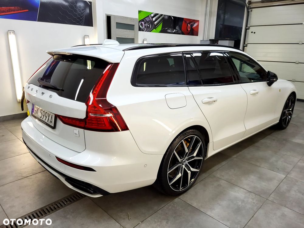 Volvo V60 T8 AWD Plug-In Hybrid Polestar Engineered - 4