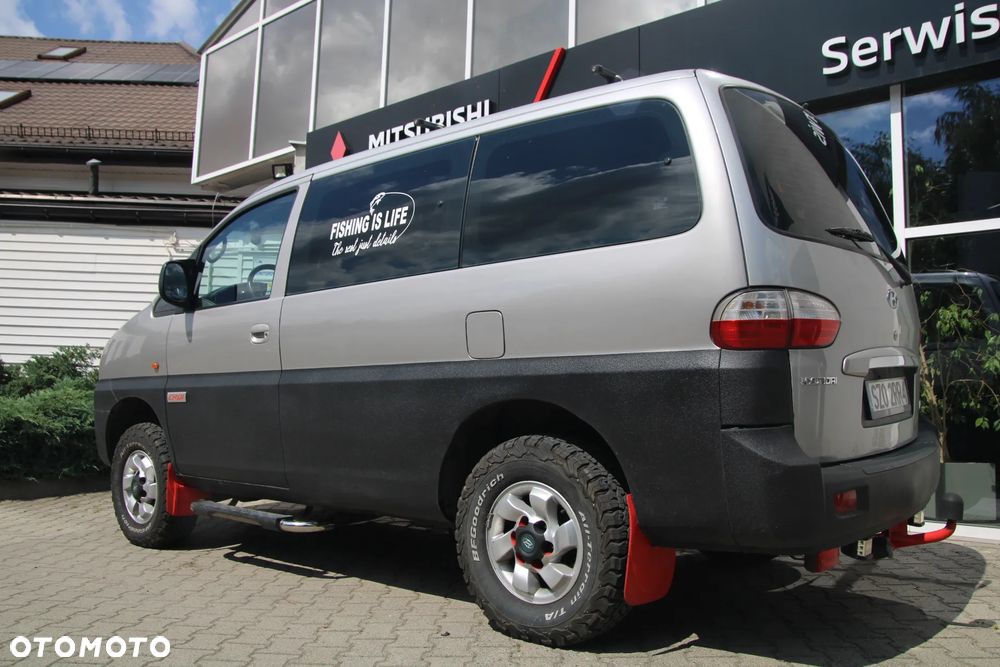 Hyundai H-1 Starex - 3