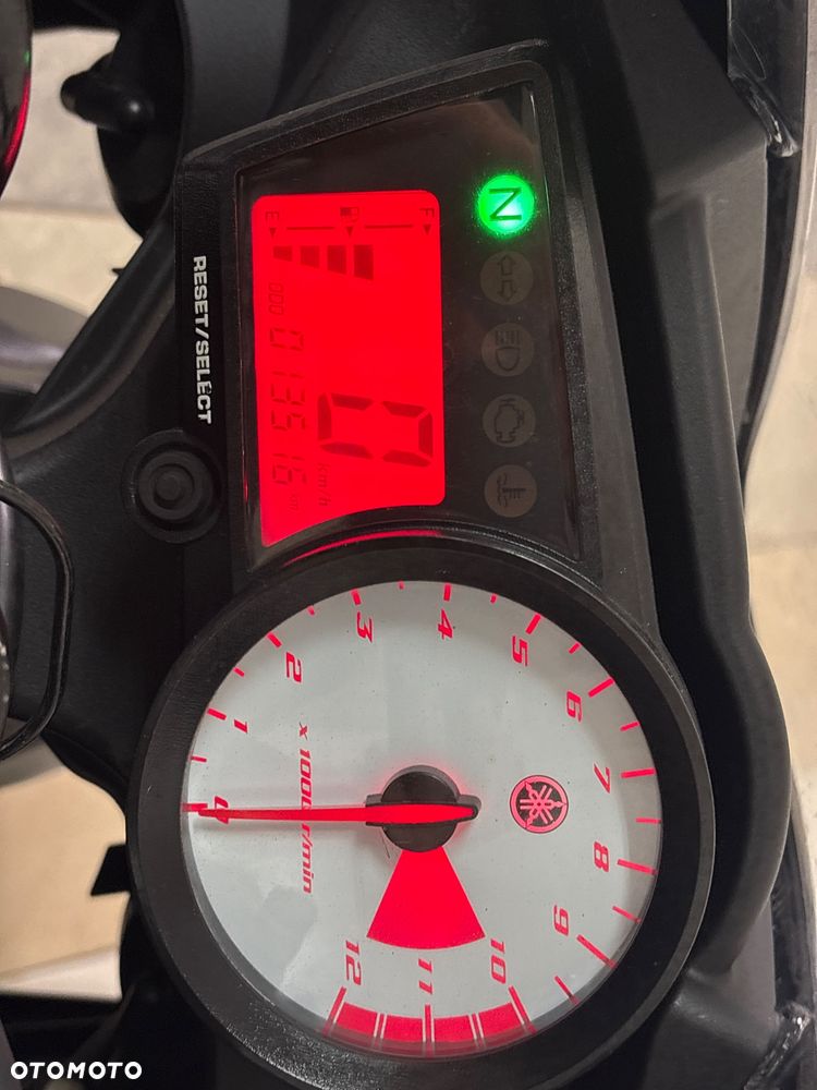 Yamaha YZF - 13