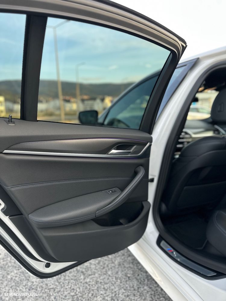 BMW 530 e Pack Desportivo M - 26