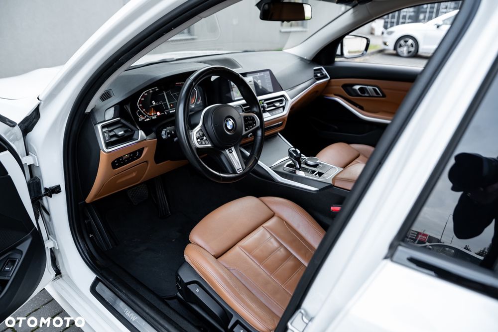 BMW Seria 3 330d xDrive - 15