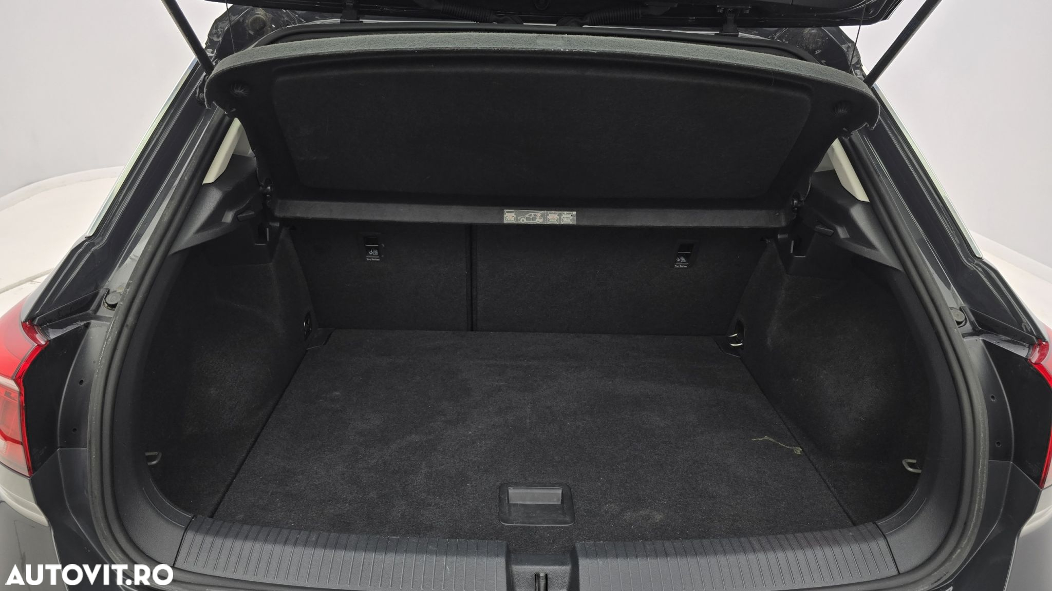 Volkswagen T-ROC 1.6 TDI Base - 25