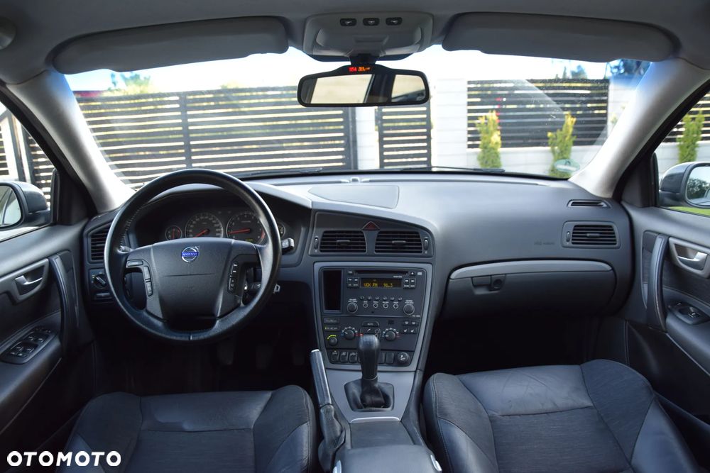 Volvo V70 2.4 Kinetic - 8