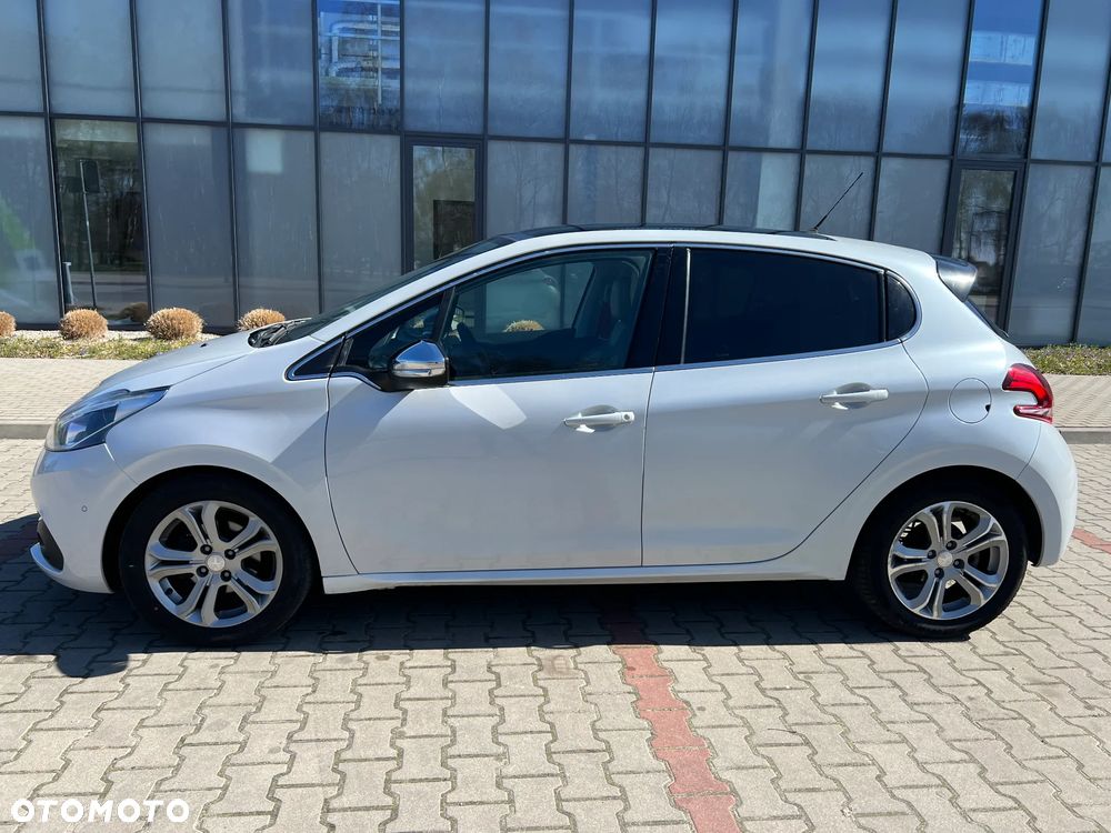 Peugeot 208 - 5
