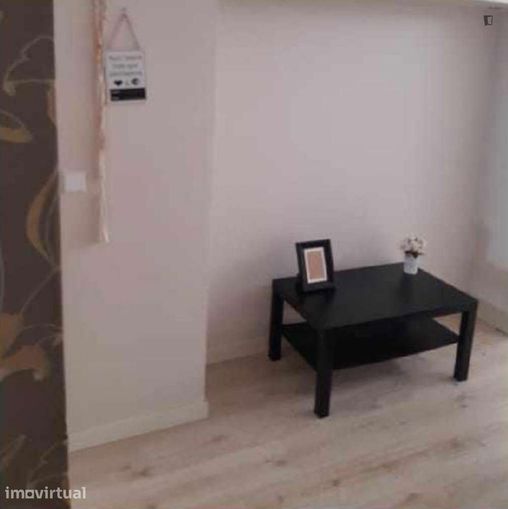 Quarto - localizado em Paranhos Porto - Grande imagem: 4/12