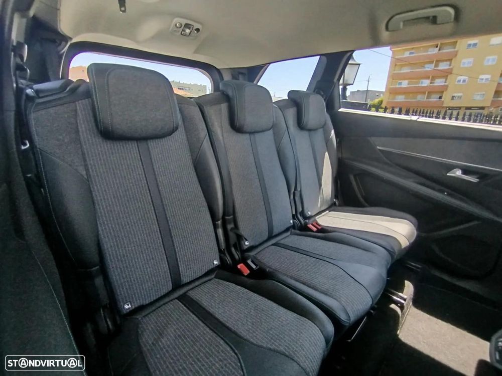 Peugeot 5008 1.2 PureTech Allure Pack - 29