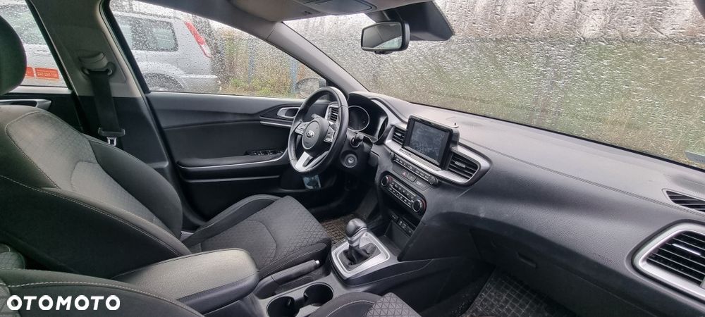 Kia Ceed - 7