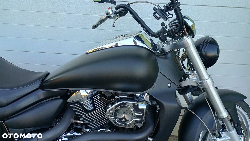 Suzuki Intruder - 25