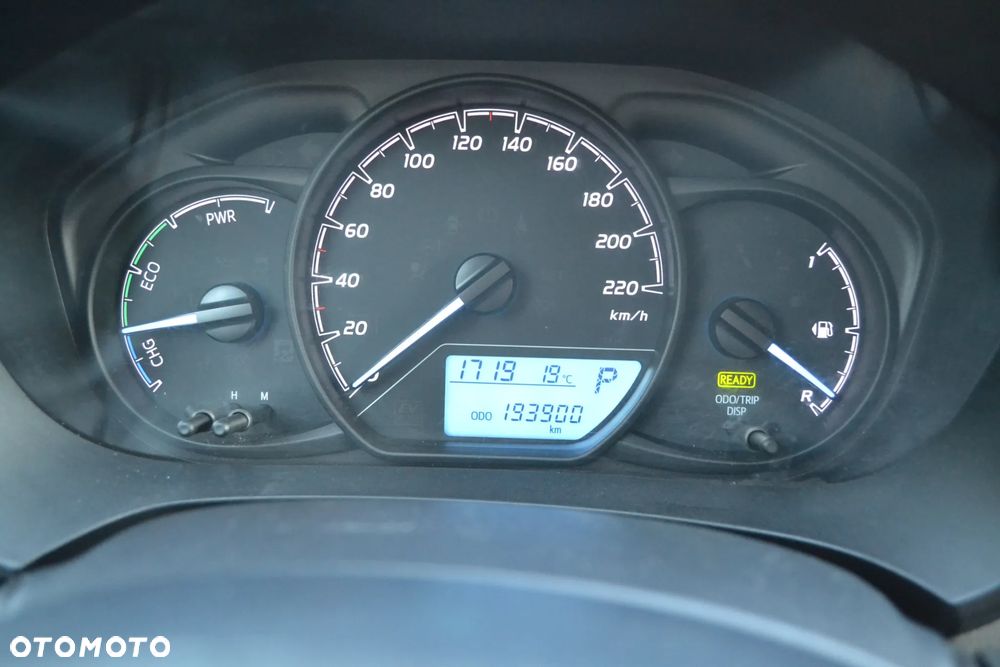 Toyota Yaris Hybrid 100 Active EU6 - 22