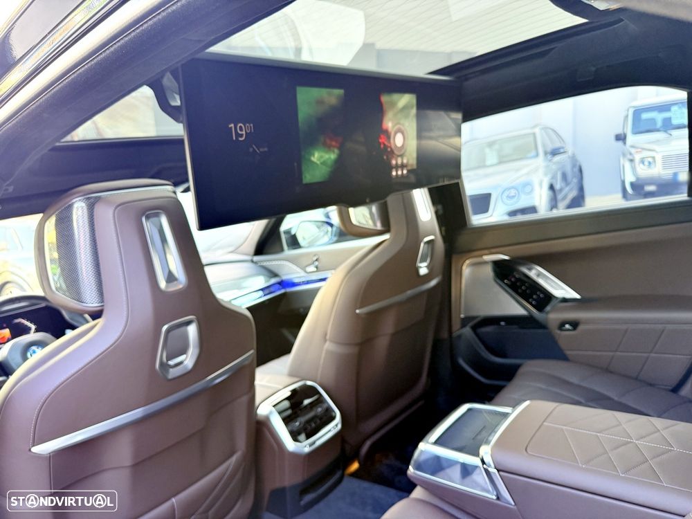 BMW 760 Me xDrive - 44
