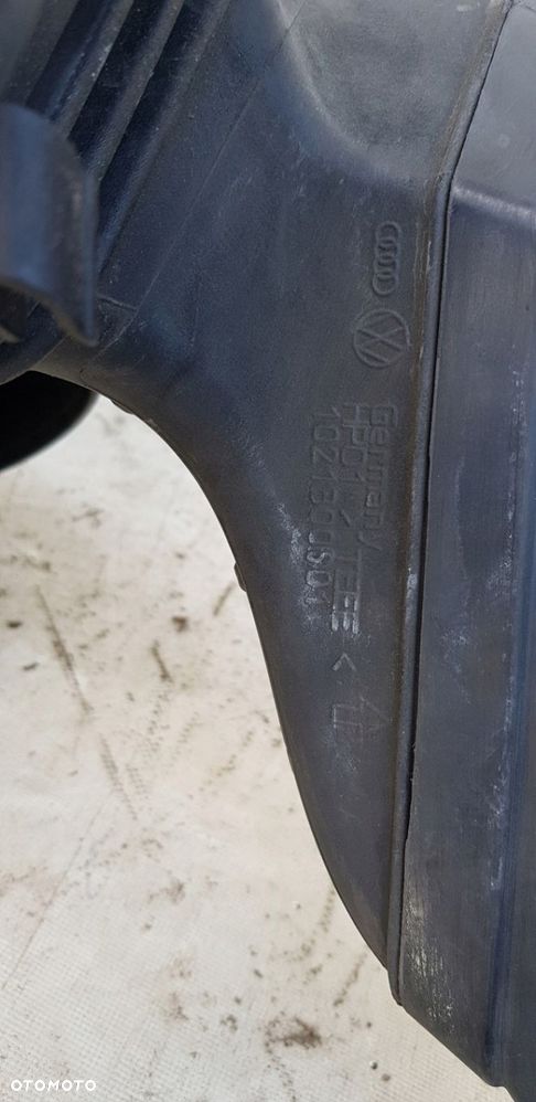 obudowa dolot powietrza Audi A4 B8 2.0 TDI - 10