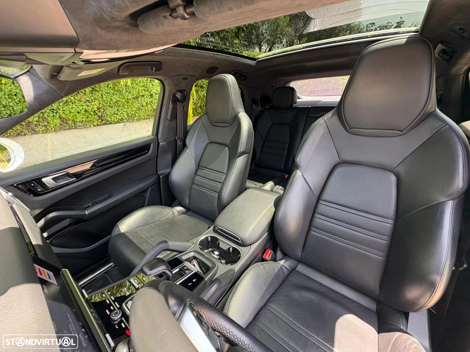 Porsche Cayenne Coupé Platinum Edition - 12