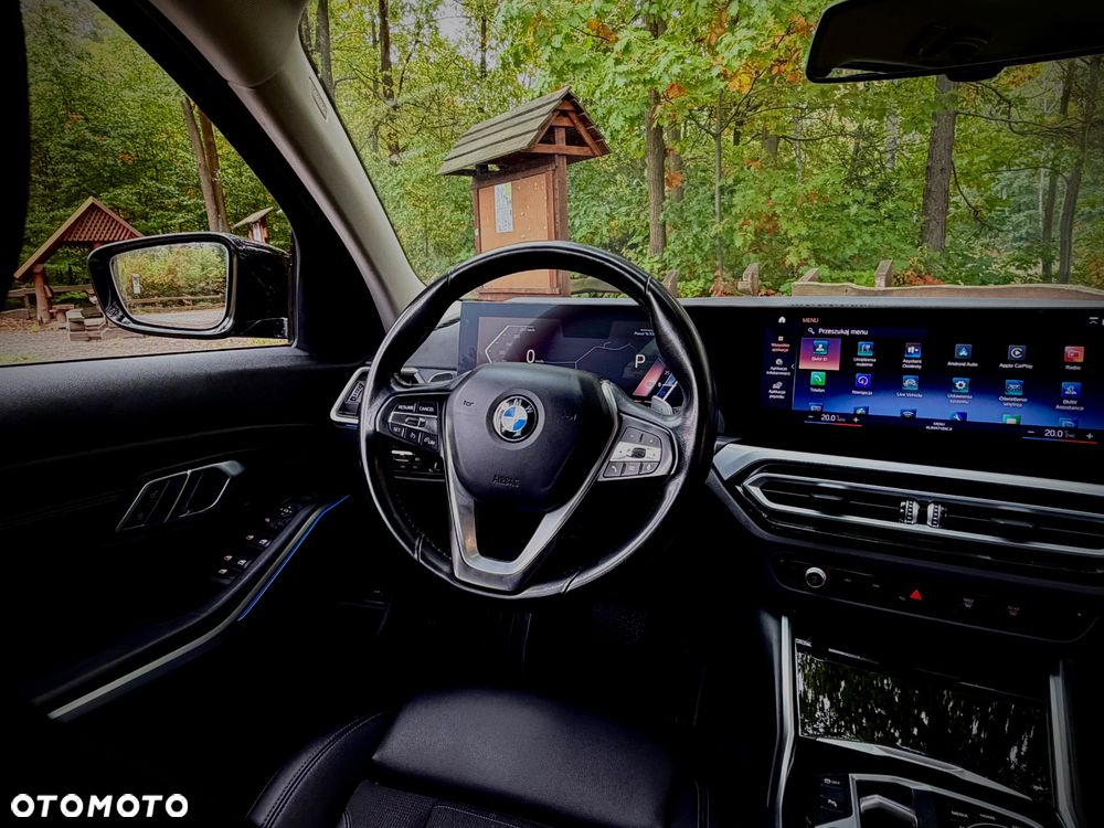 BMW Seria 3 318d MHEV - 27