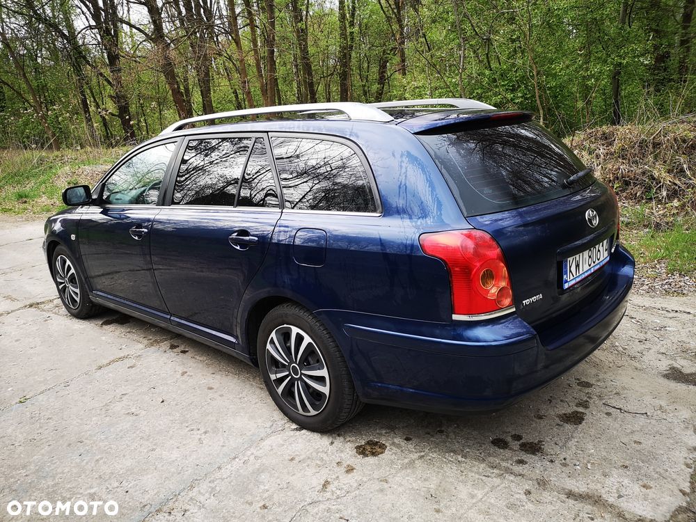 Toyota Avensis - 4