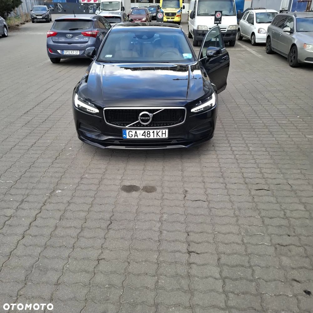 Volvo S90 - 2