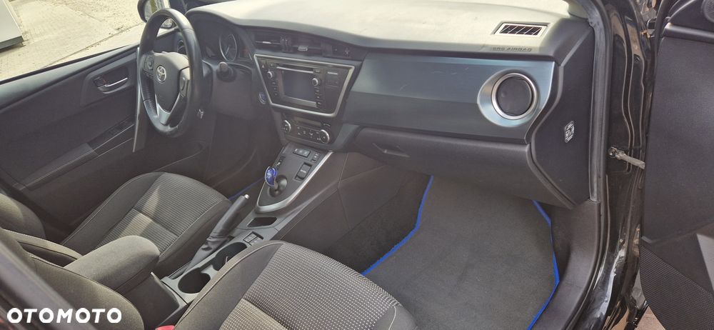 Toyota Auris - 12