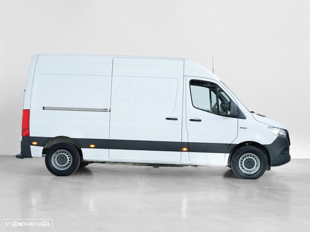 Mercedes-Benz E-SPRINTER - 2