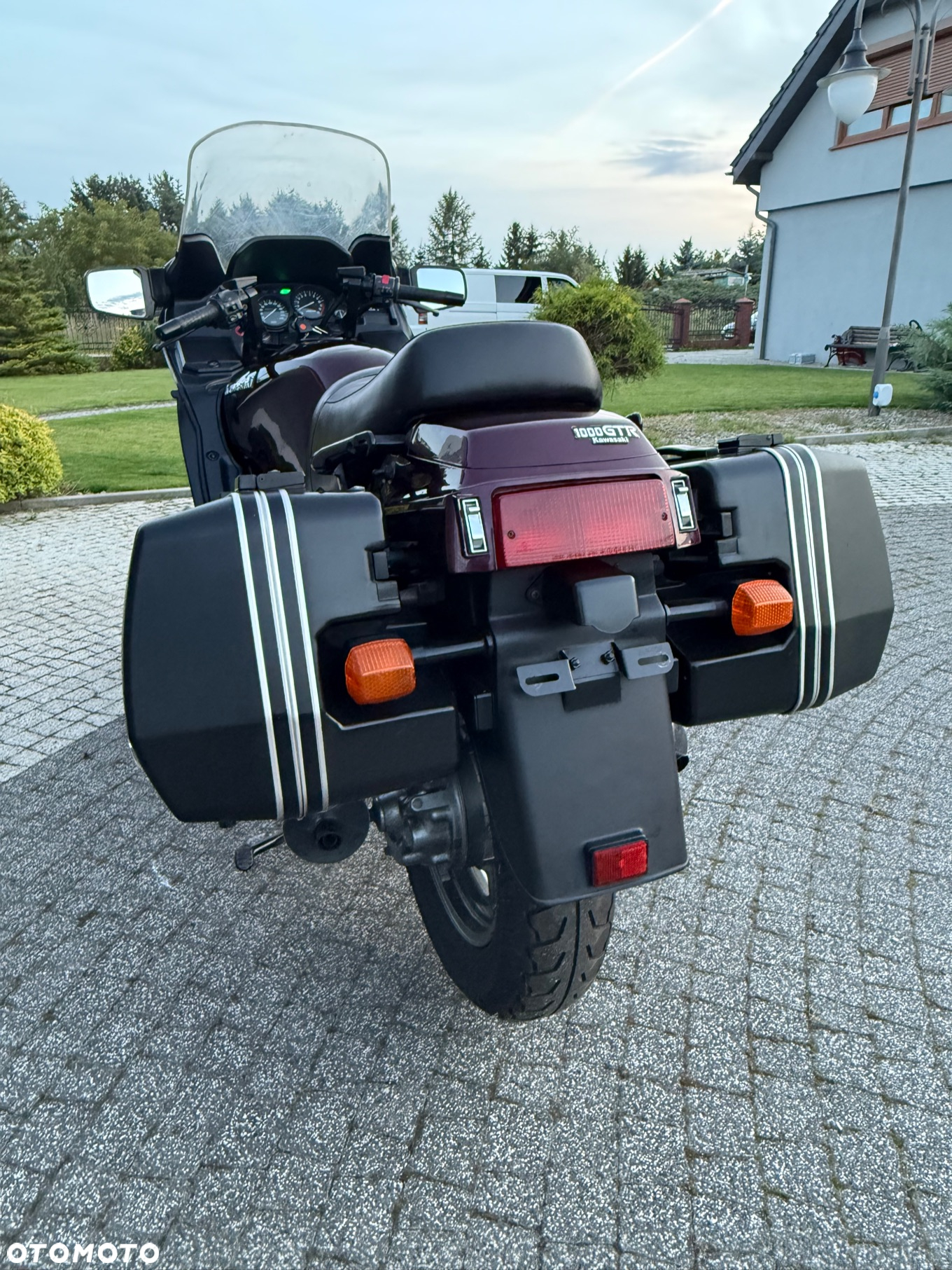 Kawasaki 1000 GTR - 17