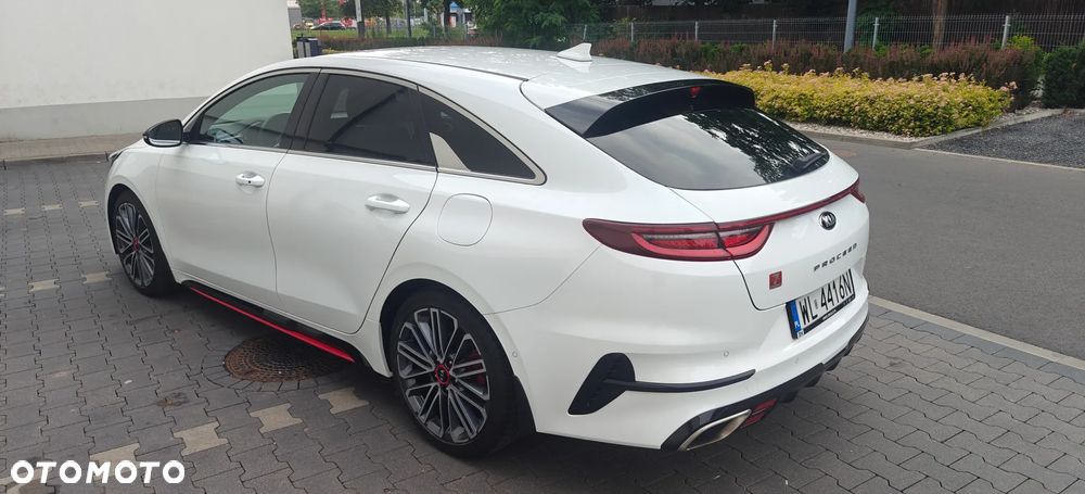 Kia ProCeed - 11
