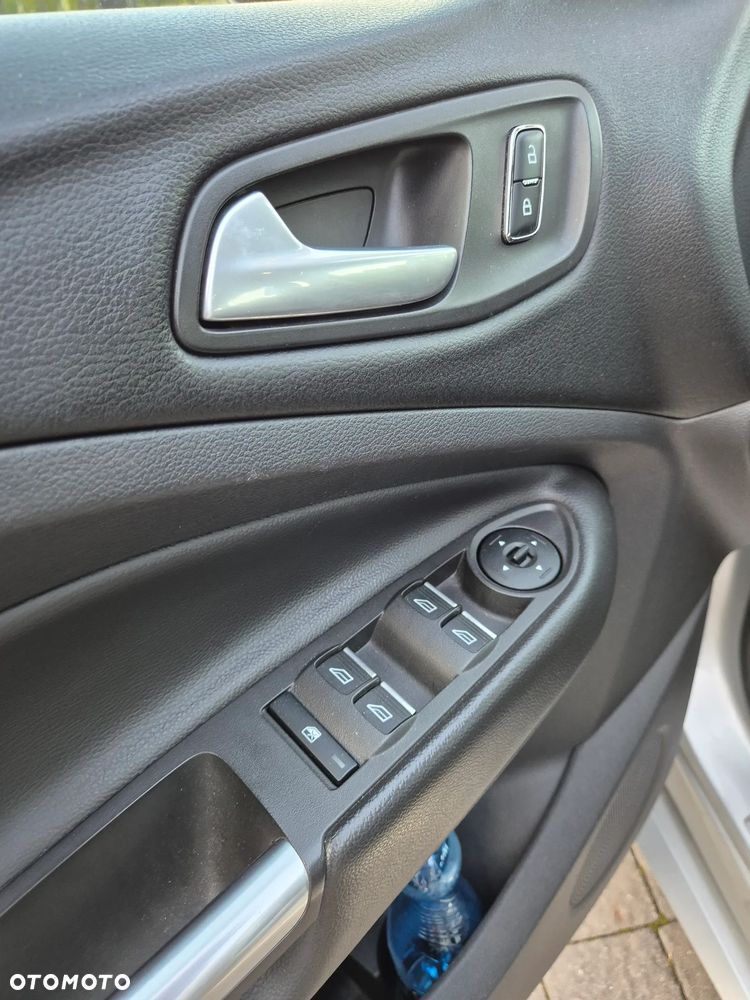 Ford Kuga - 17