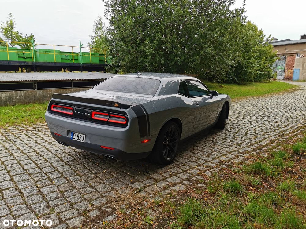 Dodge Challenger 6.4 Scat Pack - 9