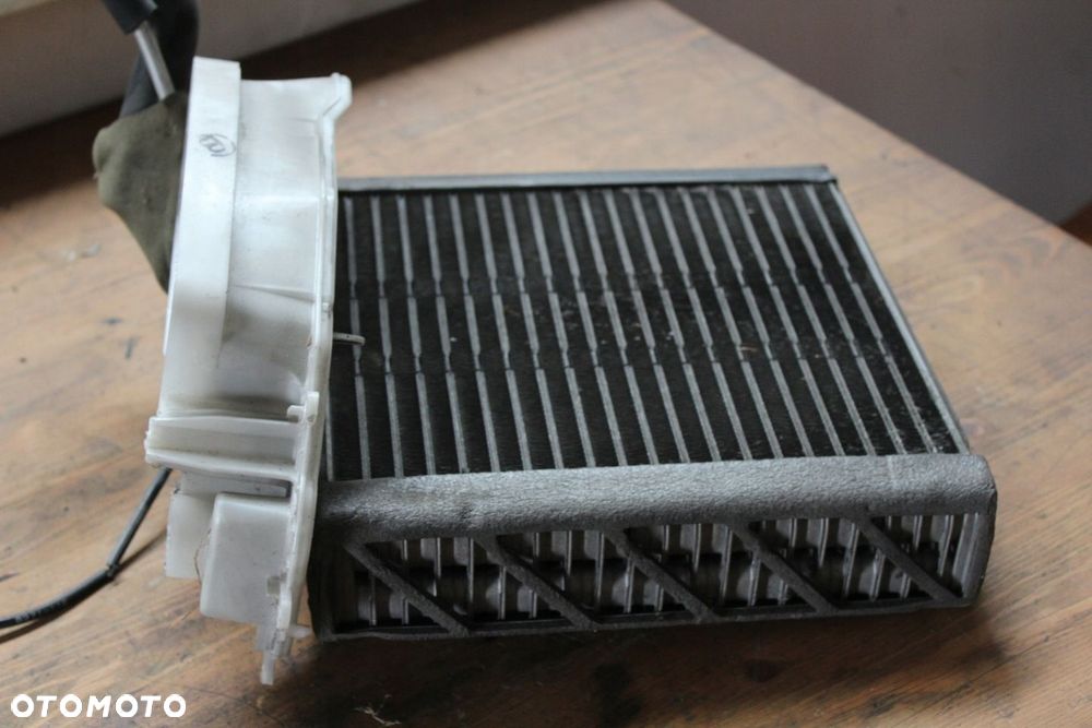 PAROWNIK KLIMATYZACJI AVENSIS VERSO EUROPA - 12