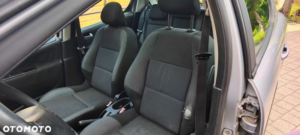 Peugeot 207 - 4