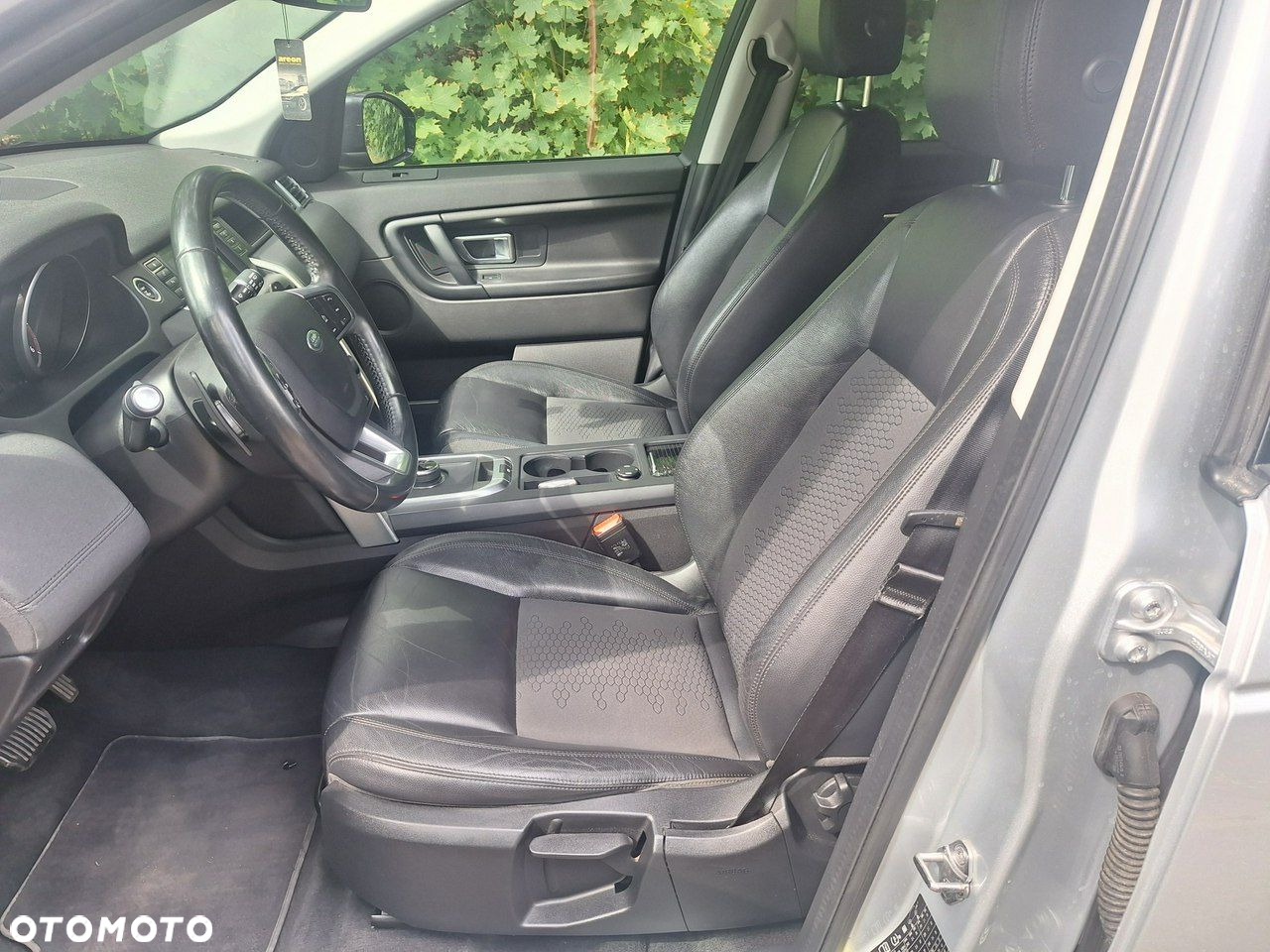 Land Rover Discovery Sport - 8