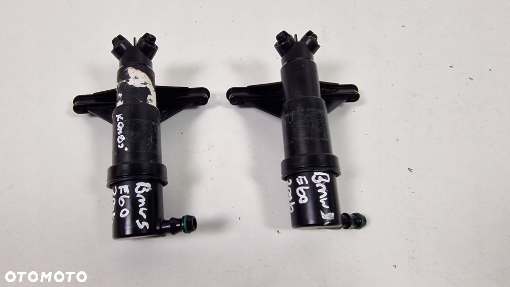 BMW SERII 5 E60 E61 SPRYSKIWACZ LAMPY PRAWY ORG. - 2