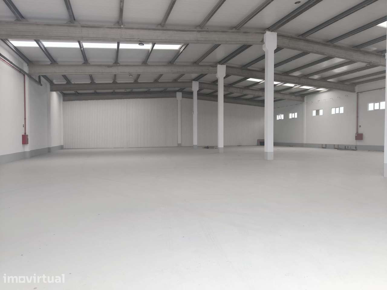 Armazém de 1160m2 na Rua do Laboratorio no MONTIJO - Grande imagem: 4/4