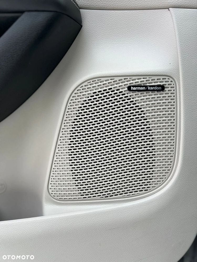 Chrysler Pacifica - 30