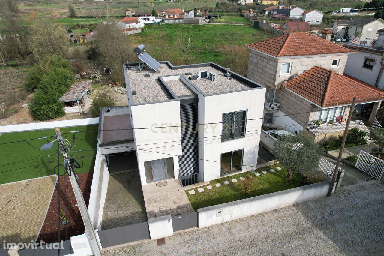 Moradia T3 | Parque da Cidade | Paredes - Grande imagem: 2/37